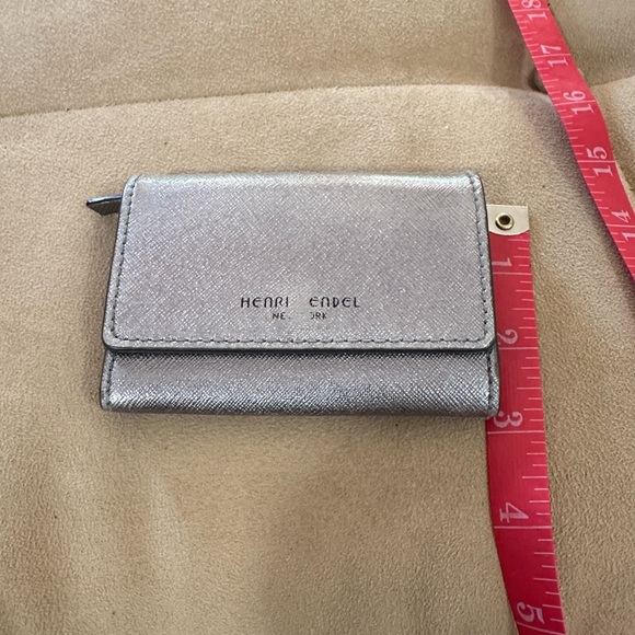 Henri Bendel Metallic Silver change purse wallet - Picture 11 of 11